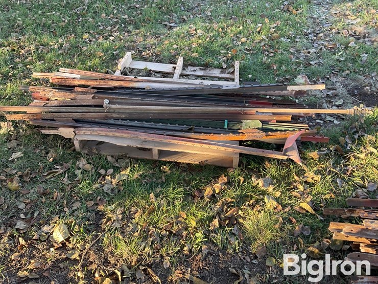 pallet-of-t-posts-image-7