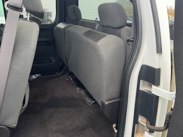 #3020-•-2009-chevy-silverado-z71-pickup-truck-image-17