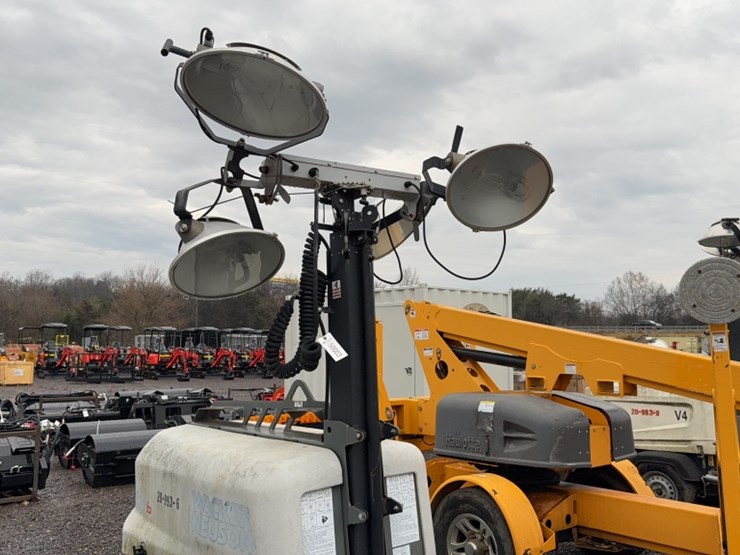 #2057-•-wacker-neuson-towable-light-tower-image-3