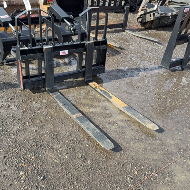 #2017 • TRUBILT 48" SKID STEER PALLET FORKS