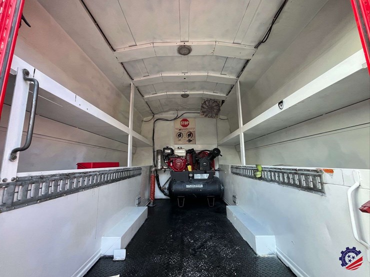 2017-ford-f350-xl-image-32