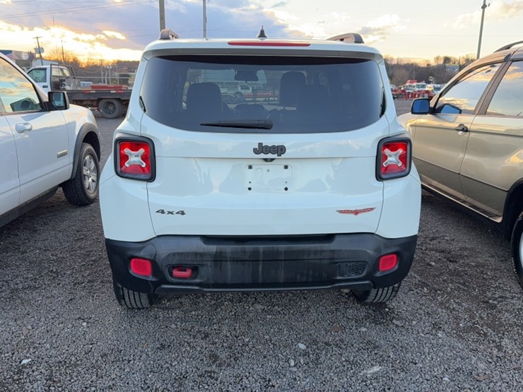 2016-jeep-renegade-image-9