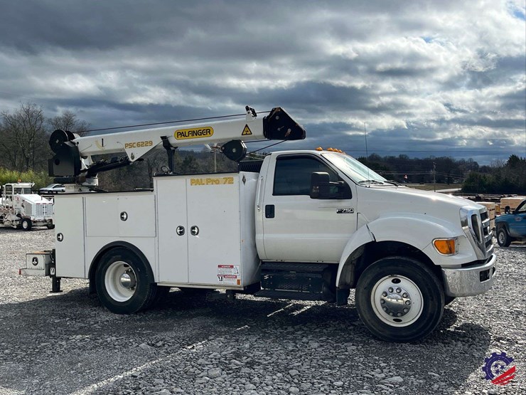 2013-ford-f750-image-6