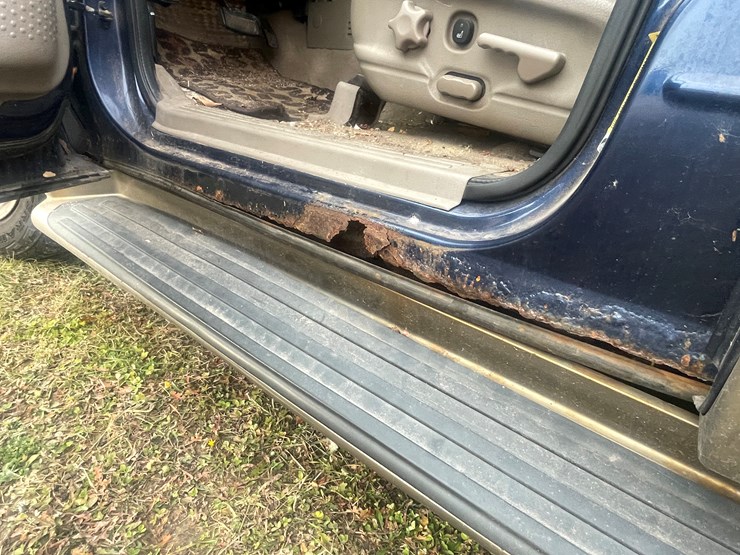 2004-ford-explorer-image-25