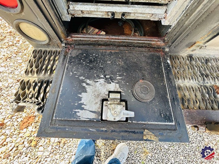 2007-peterbilt-340-image-46