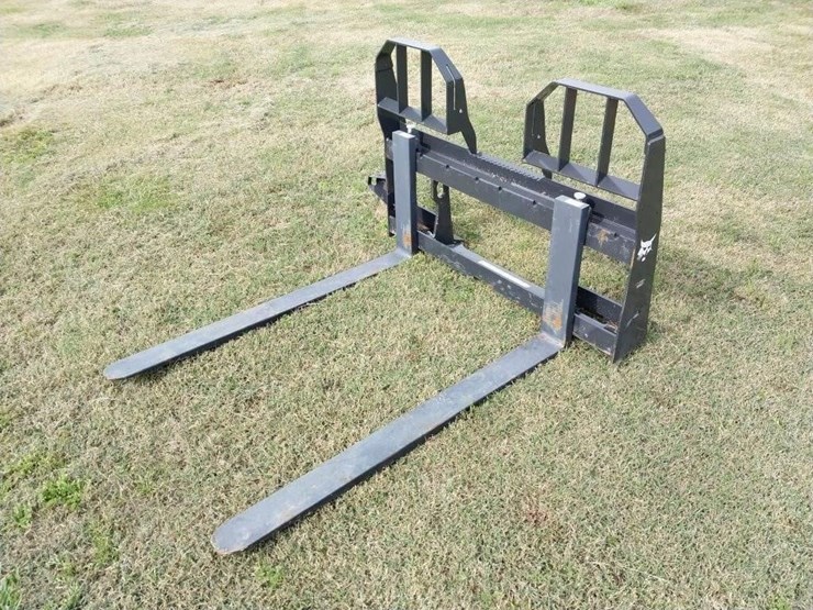 bobcat-bread-heavy-duty-48"-fork-set-image-1