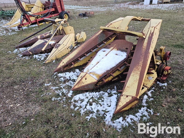 new-holland-880r2-image-1