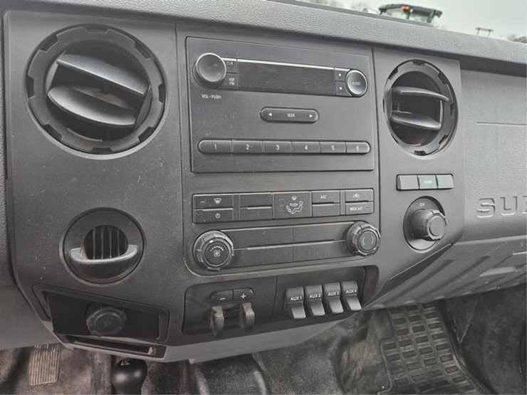 2016-ford-550-image-45