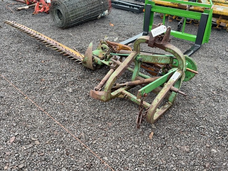 john-deere-7-image-1