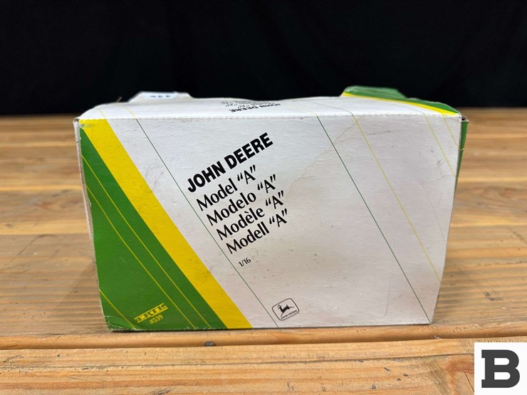 ertl-replica-john-deere-model-"a"-tractor-1:16-scale-image-4