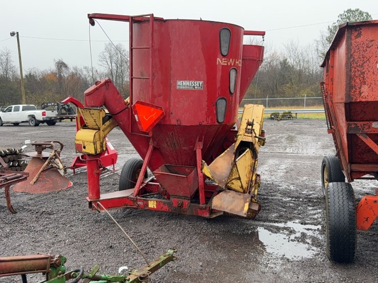 new-holland-352-image-5