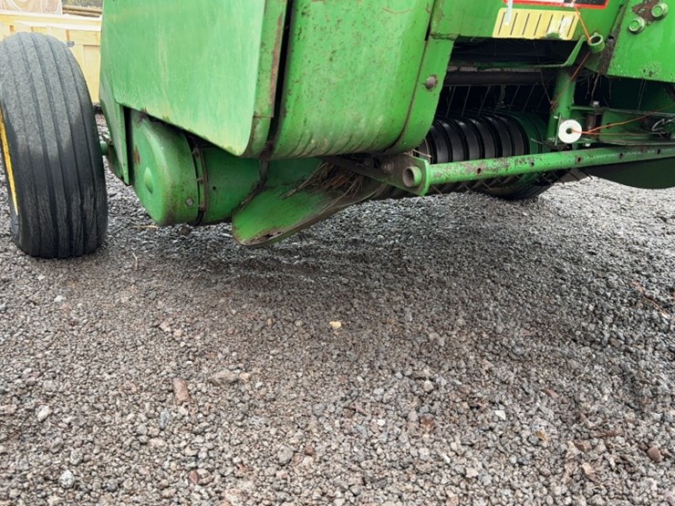 john-deere-385-image-4