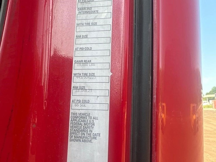 2010-peterbilt-387-image-15