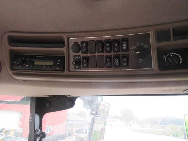 2013-case-ih-7230-image-13