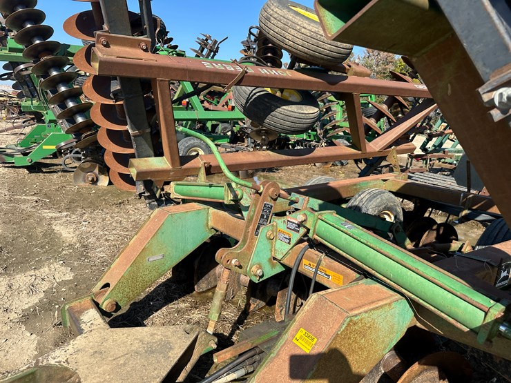 john-deere-26-image-30
