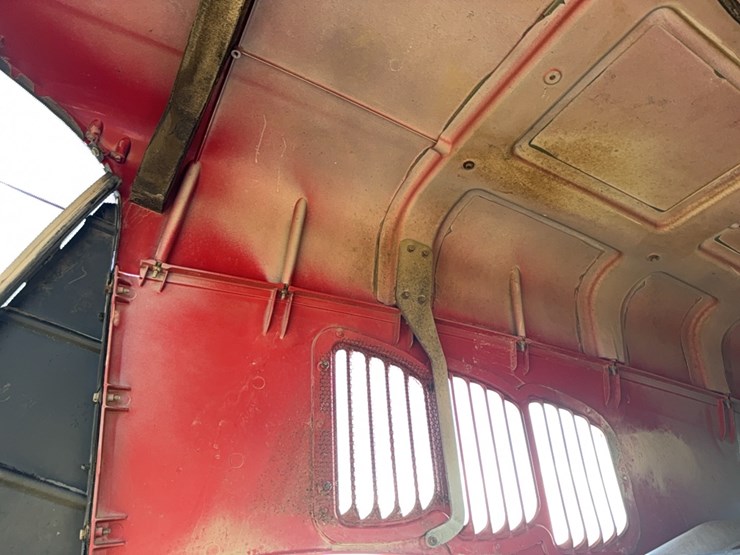 case-ih-magnum-335-image-81