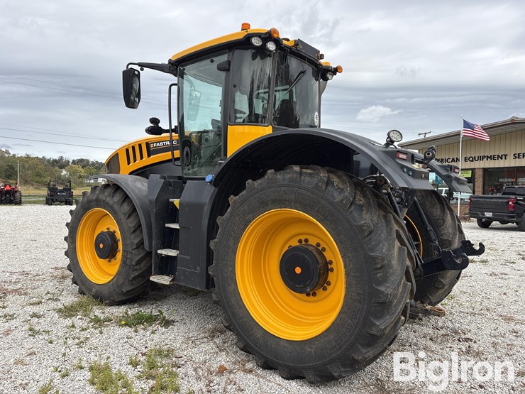 2022-jcb-8330-4wd-tractor-image-7