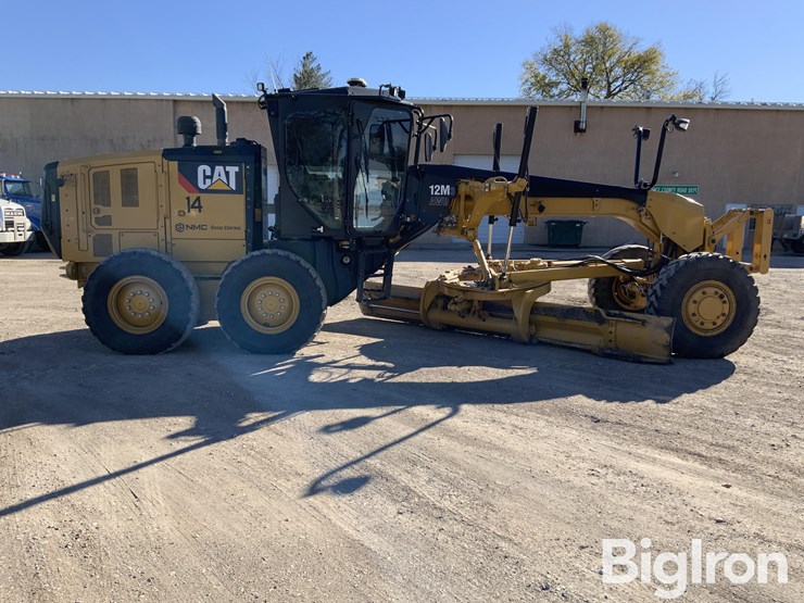 2018-caterpillar-12m3-awd-image-4