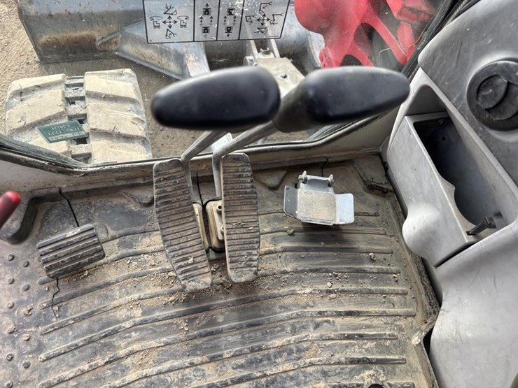 2014-takeuchi-tb290-image-30