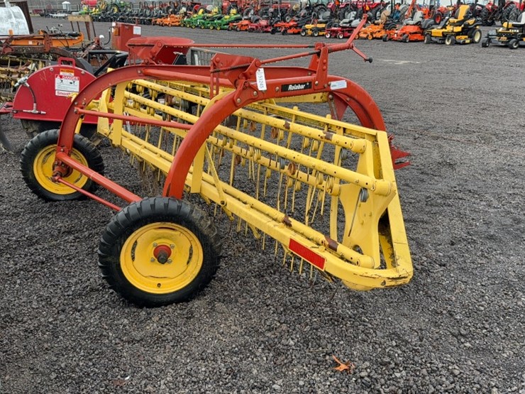 new-holland-258-image-3