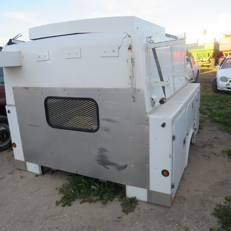 FIBERGLASS UTILITY BOX