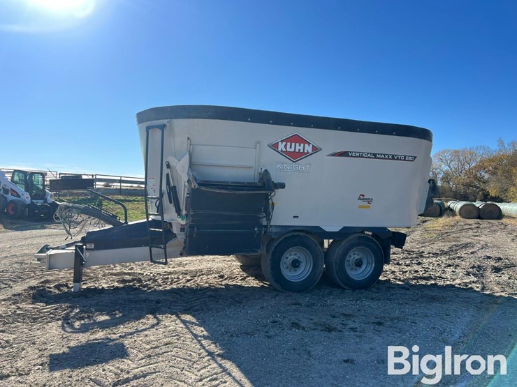 kuhn-knight-vertical-maxx-vtc280-tmr-mixer-wagon-image-9