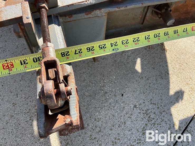 international-7400-image-11