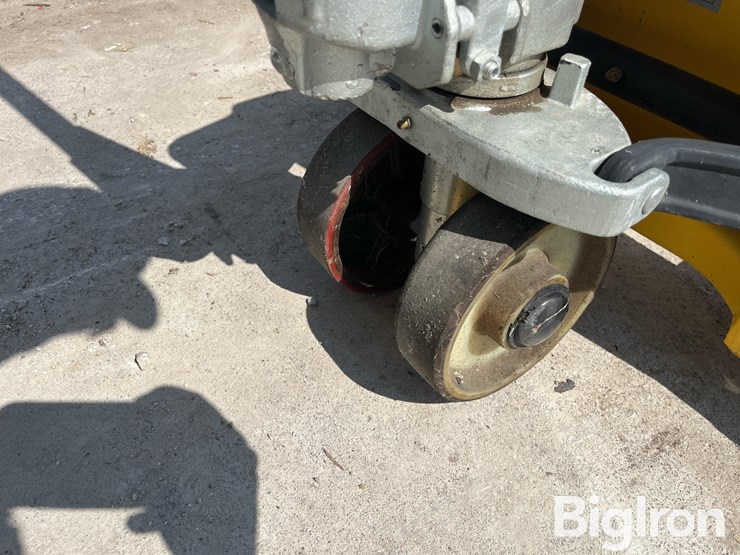 pallet-jack-image-12