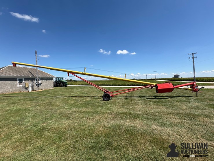 westfield-mk80-61-8"x61'-swing-away-auger-image-4