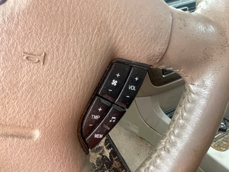 2004-ford-explorer-image-52