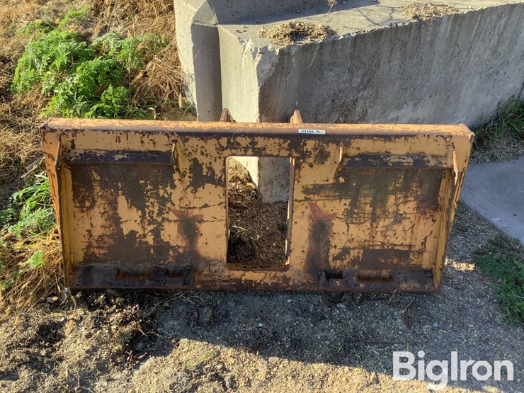 universal-skid-steer-to-mini-excavator-mount-adapter-image-2