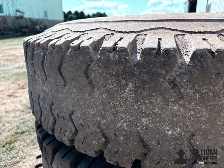 10.00-20-tires-image-5