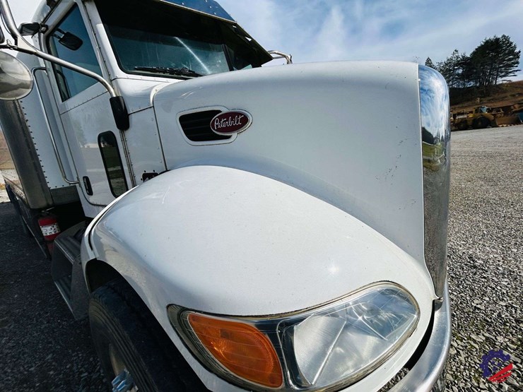 2007-peterbilt-340-image-78