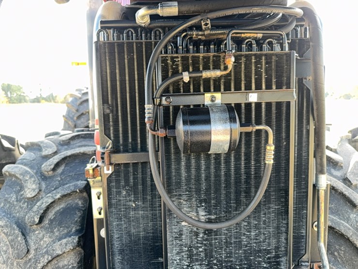 case-ih-magnum-335-image-86