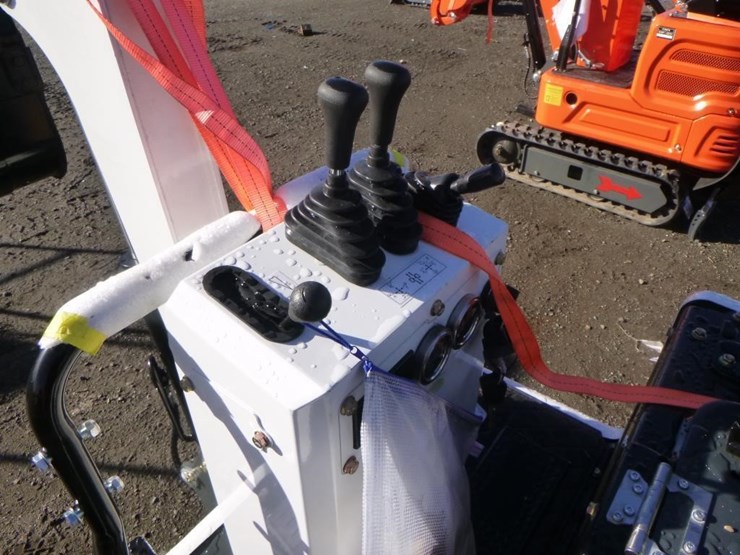 blt-319-hydraulic-excavator-image-18