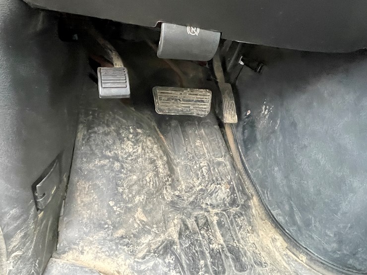 #1064-•-2012-gmc-savana-1-ton-van-(has-wi-title)-image-49