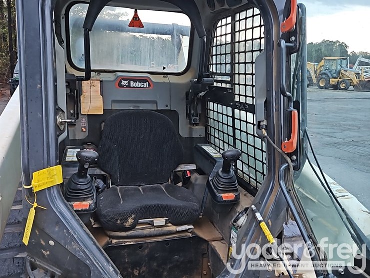 2020-bobcat-t76-image-25