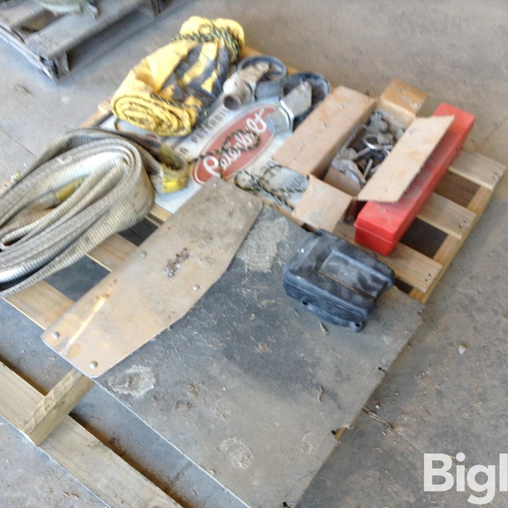 Pallet Of Trucking & Towing Items