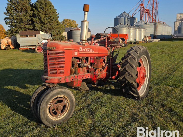 1952-farmall-h-2wd-tractor-image-1