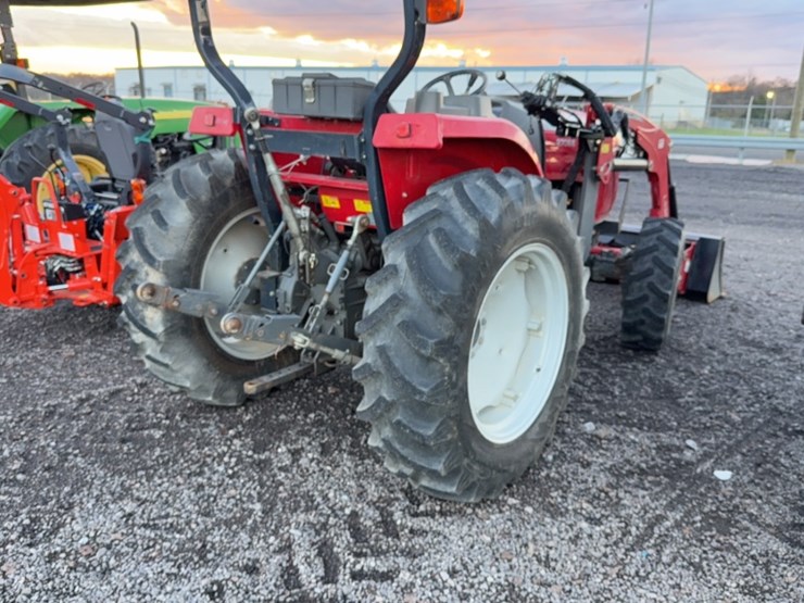 massey-ferguson-2706e-image-9