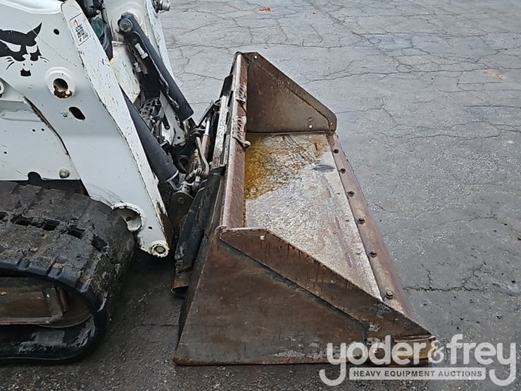 2019-bobcat-t740-image-25
