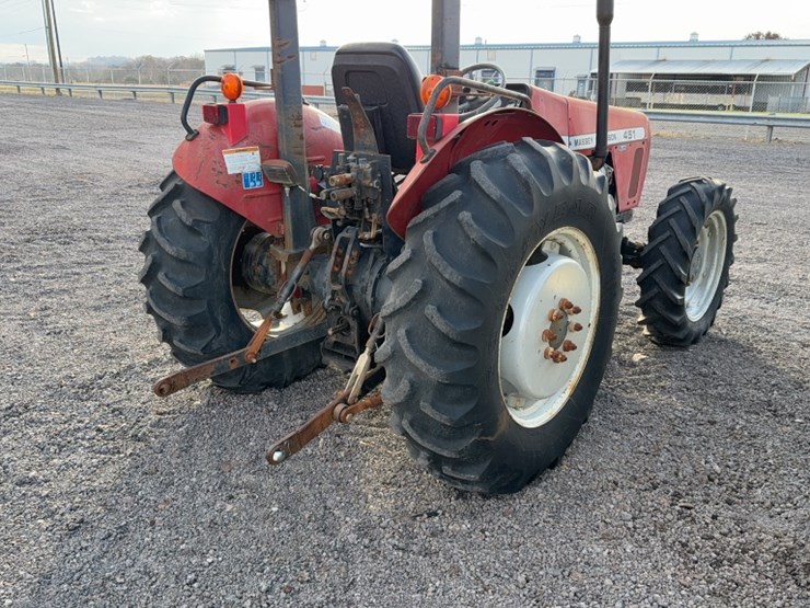 massey-ferguson-451-image-9