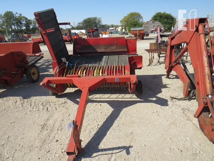 new-holland-166-image-1