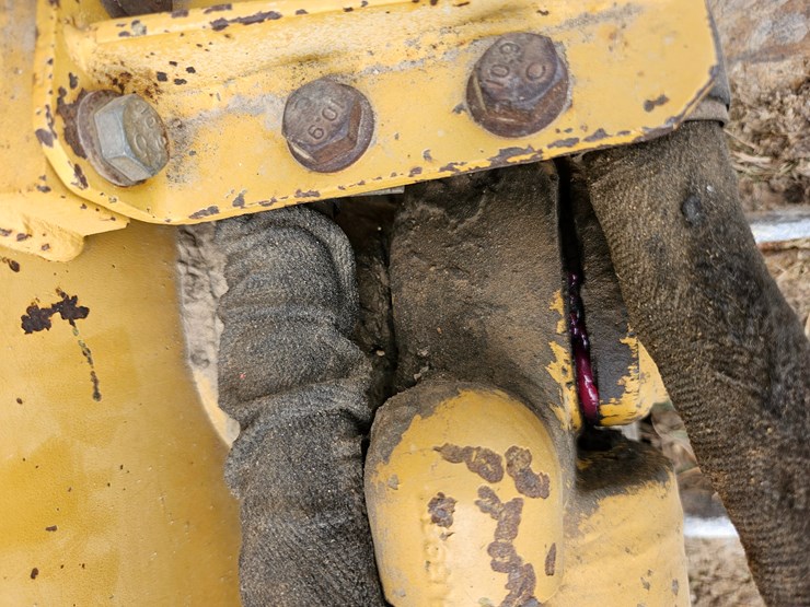 2002-caterpillar-d5g-xl-image-101