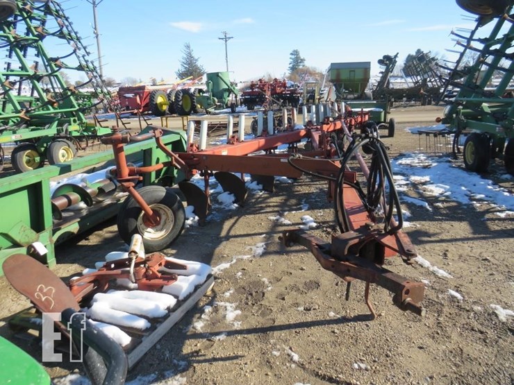 international-710-image-2