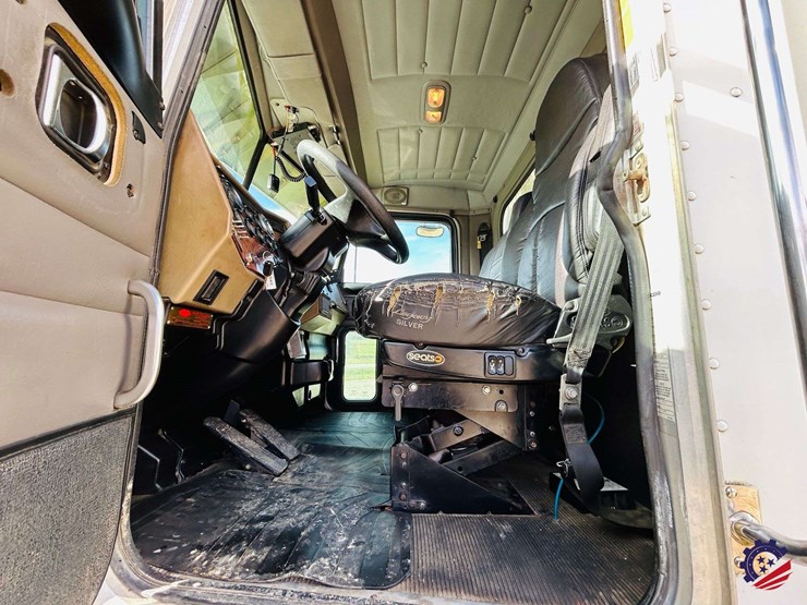 2007-peterbilt-340-image-158