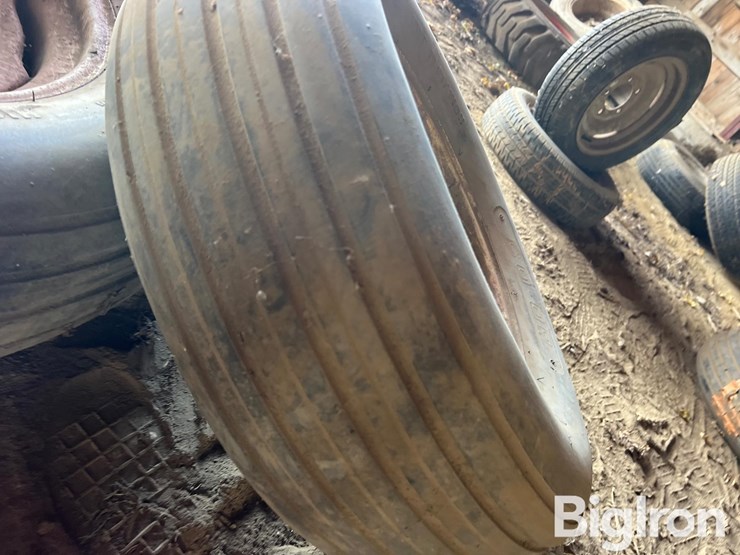 implement-9.5-15sl-tires-&-rims-image-9