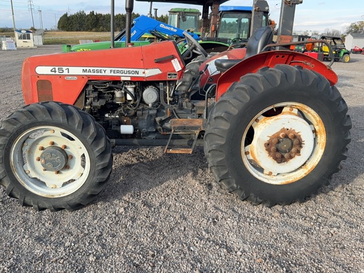 massey-ferguson-451-image-13