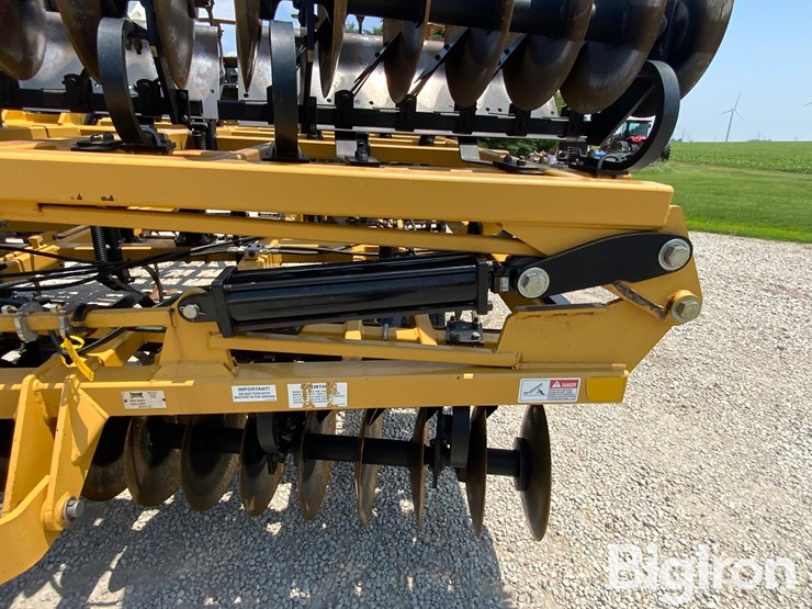 2010-landoll-876-35-image-14