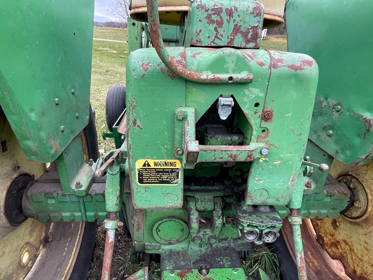 john-deere-4010-image-26